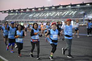 BIB: 51124
                            <button type="button" onclick="openModal(10463269)" class="btn btn-primary btn-sm float-right btn-popup" data-toggle="modal" data-target=".modal-high-quality">
                        <i class="fas fa-shopping-cart"></i> Add to Cart
                    </button>
                                            <button type="button" onclick="isThisMe(10463269, true)" class="btn btn-success btn-sm float-right btn-popup btn-isme hidden" data-toggle="tooltip" data-placement="bottom" title="นี่คือรูปของคุณใช่ไหม คลิกที่นี่เพื่อเอาเข้าอัลบั้ม">
                        <i class="fas fa-plus"></i> Add to album
                    </button>
                    <button type="button" onclick="isThisMe(10463269, false)" class="btn btn-warning btn-sm float-right btn-popup btn-isnotme hidden">
                        <i class="fas fa-ban"></i> Remove from album
                    </button>